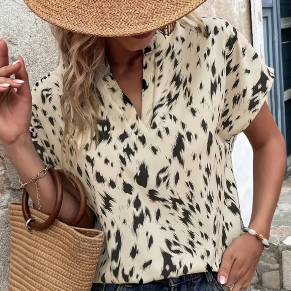Animal print chic top - Picture 1 of 8